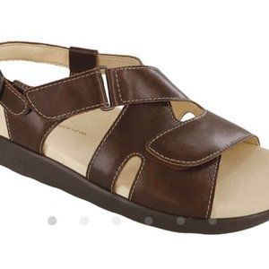 SAS HUGGY CROSS STRAP SANDAL - EARTH 8.5 M